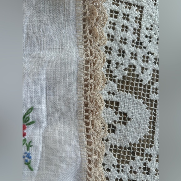 Two Tea Tray Embroidered Cloths. Centerpiece Doilie 1920s Cross Stitch Flowers - Picture 9 of 9